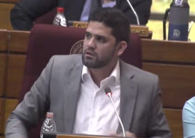 Jatar Fernández y Raúl Benítez al borde de los golpes en sesión de Diputados: «Hace el papel de barra»