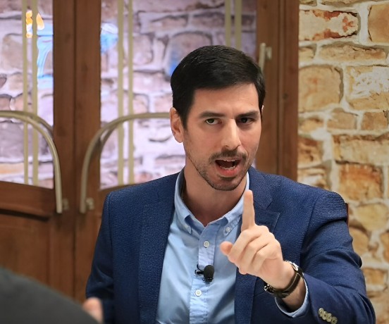 “Fundieron la Municipalidad”: concejal Grau exige denuncia penal contra Nenecho