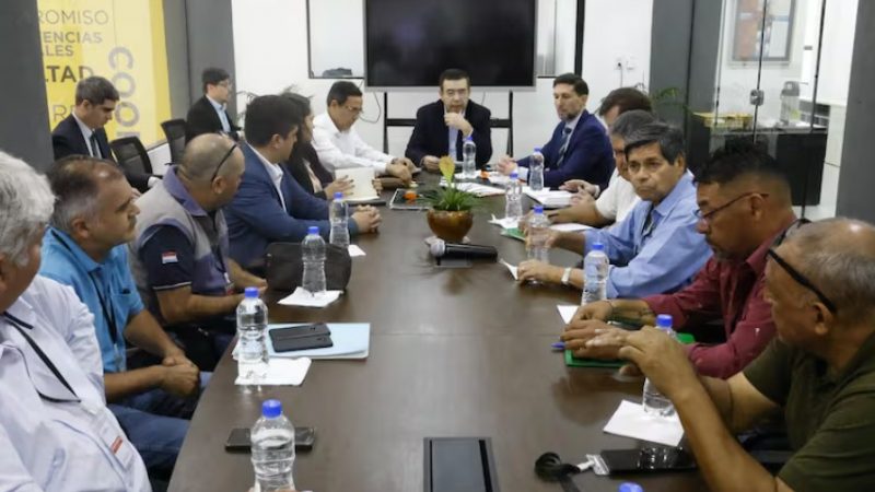 Reforma sobre ruedas, choferes bajo amenaza: el Gobierno acelera sin frenos laborales