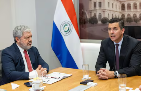 Riera se borra: pide permiso y esquiva la represión a la Gen Z