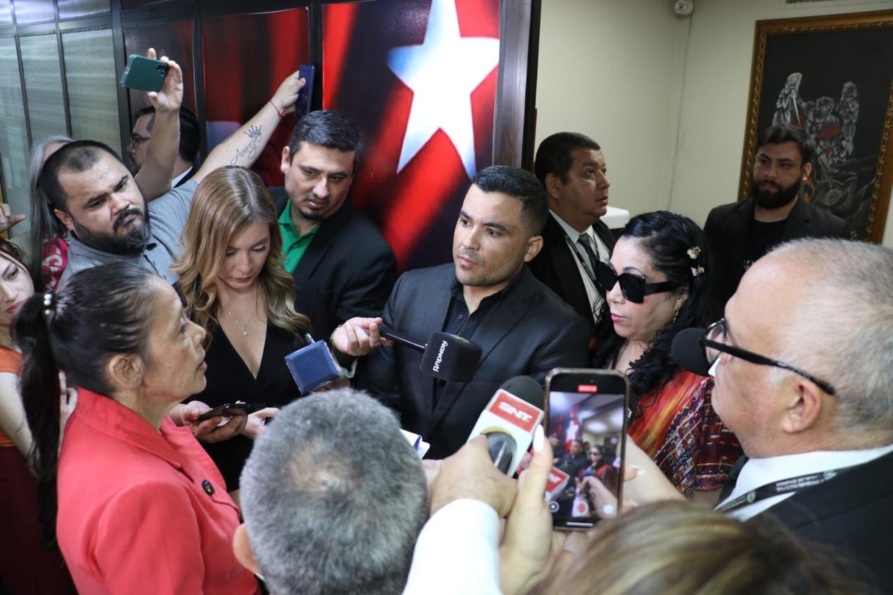 Pide disculpas para no irse del Senado: «Yamy Nal» se rectifica para frenar su expulsión