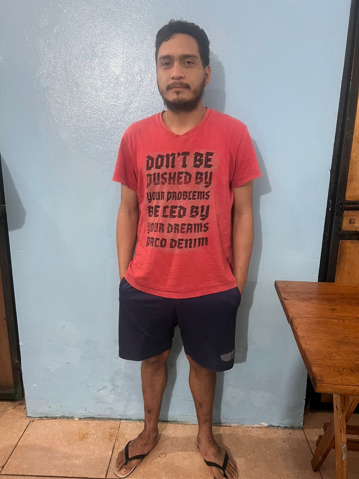 «El hombre de las mil voces», sospechoso de hacerse pasar por Ricardo Valenzuela para estafar