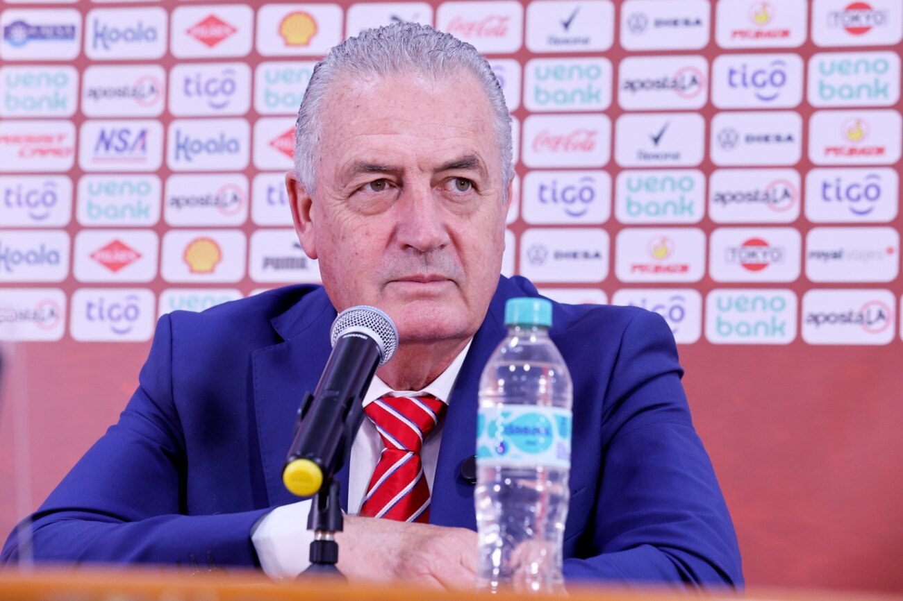 Gustavo Alfaro avisa: «Con esto para el Mundial no nos alcanza»