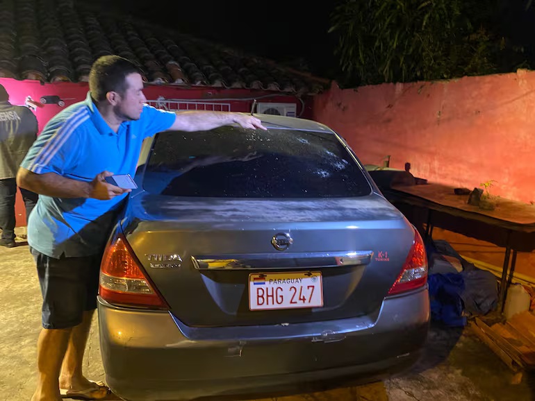 Balearon la vivienda y el vehículo del jefe de prensa de la Municipalidad de Lambaré