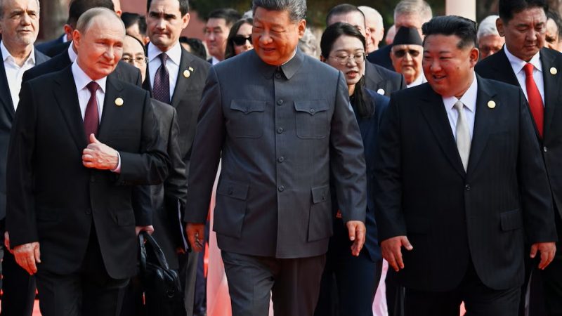 ¿Guiño a Trump? Xi Jinping y Putin se muestran “hombro a hombro” en feria militar de China