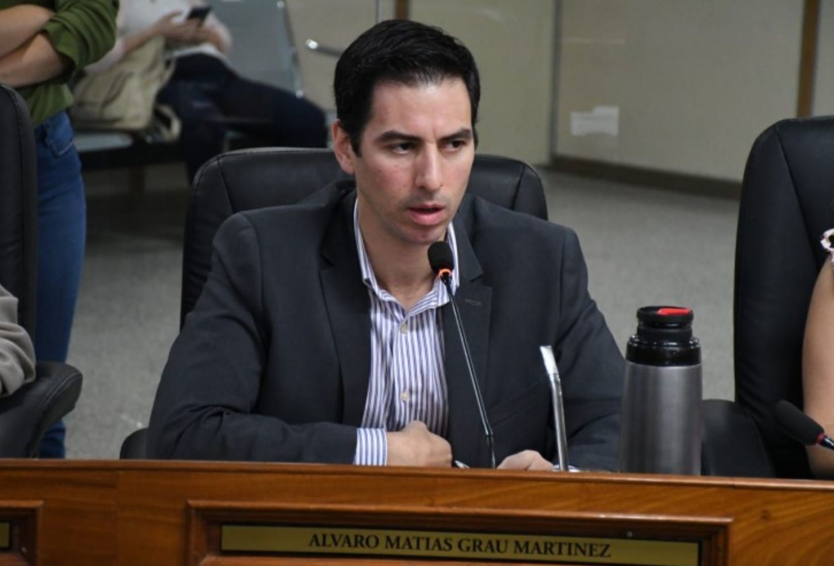 Álvaro Grau contra Nenecho: “Cuenta única fue una metralleta en manos de un simio”