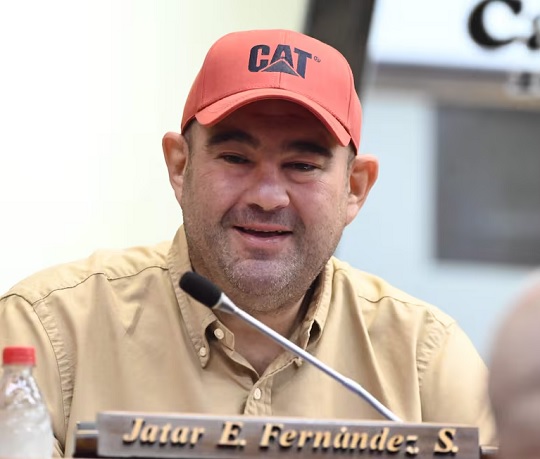 Jatar Fernández rechaza feriado por la Albirroja