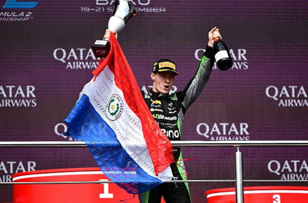 Durksen desata la tormenta en Bakú: de último a podio con una remontada épica