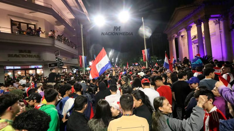 Ministra de Trabajo aclara que eventual feriado no obliga a empresas a cerrar este viernes