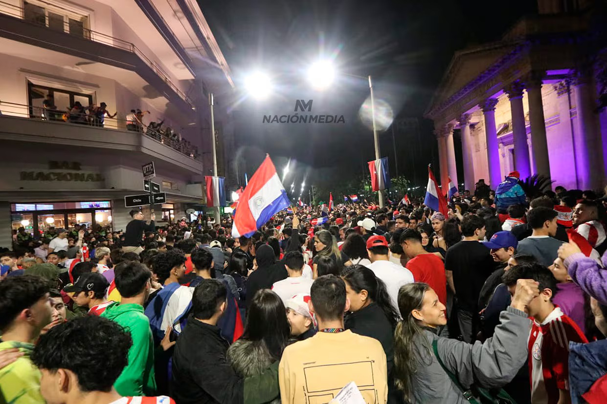 Ministra de Trabajo aclara que eventual feriado no obliga a empresas a cerrar este viernes