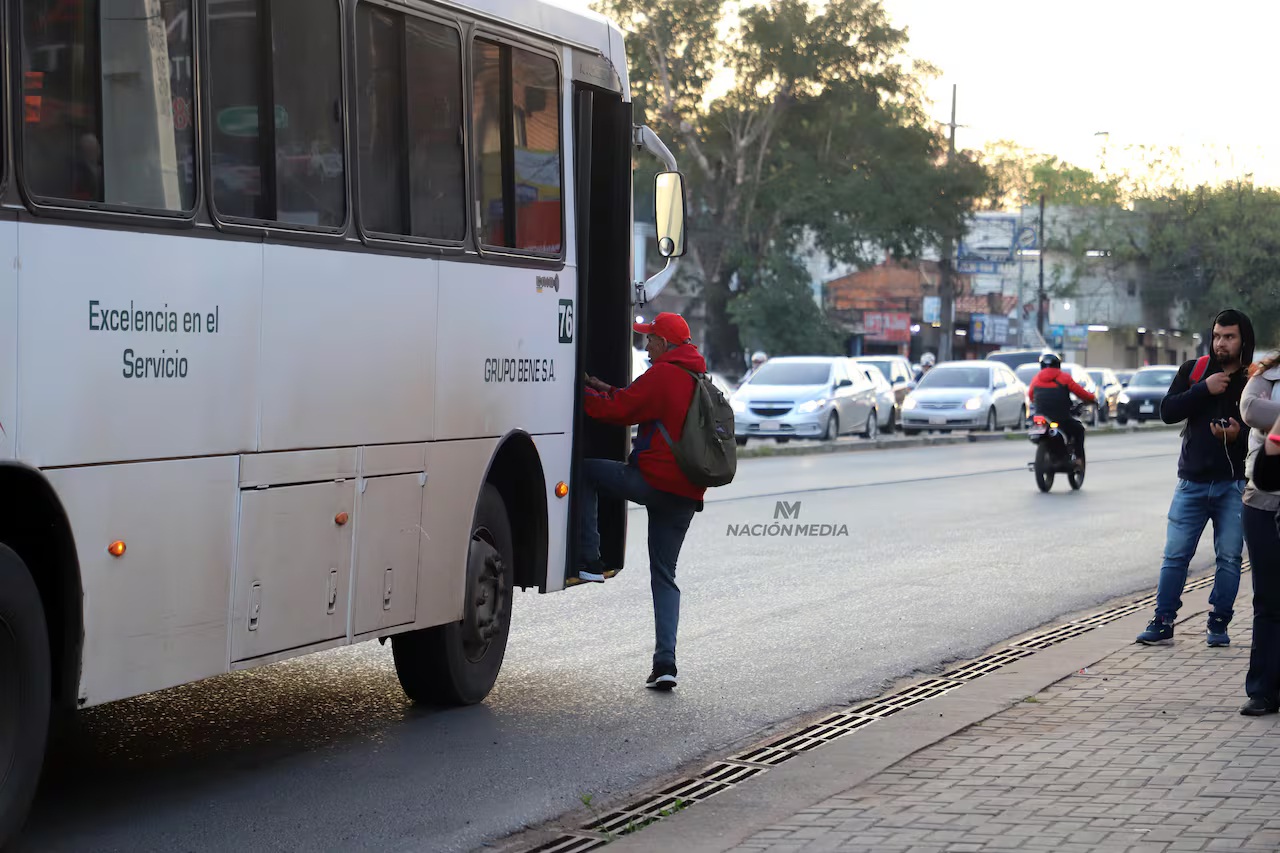 Chóferes anuncian paro de transporte en rechazo a garantía de movilidad