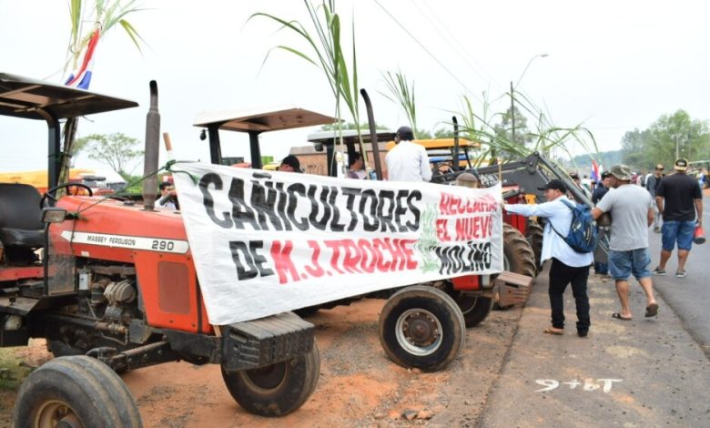 Cañicultores continúan con bloqueos de ruta: “Necesitamos una solución”, reclaman