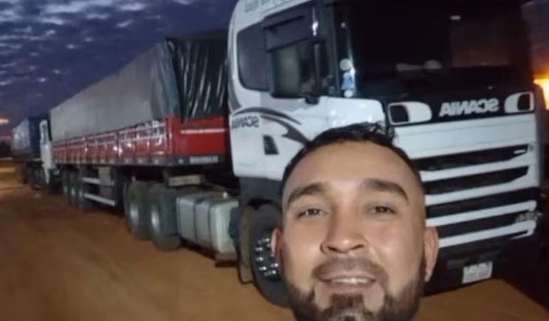 Accidente en el Puente Nanawa: Camión con 33 toneladas de soja cayó al río Paraguay