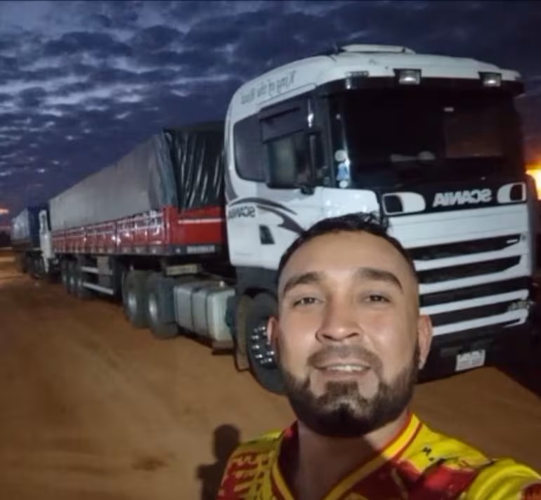 Accidente en el Puente Nanawa: Camión con 33 toneladas de soja cayó al río Paraguay