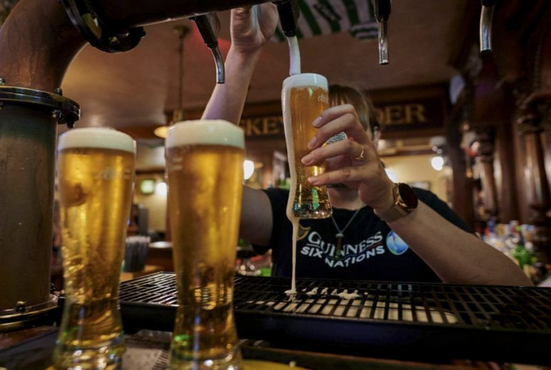 Clasificación de la Albirroja al Mundial disparó ventas récord en bodegas