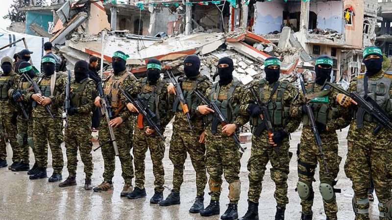 Terroristas de Hamas piden huir de Gaza mientras usan civiles como escudos