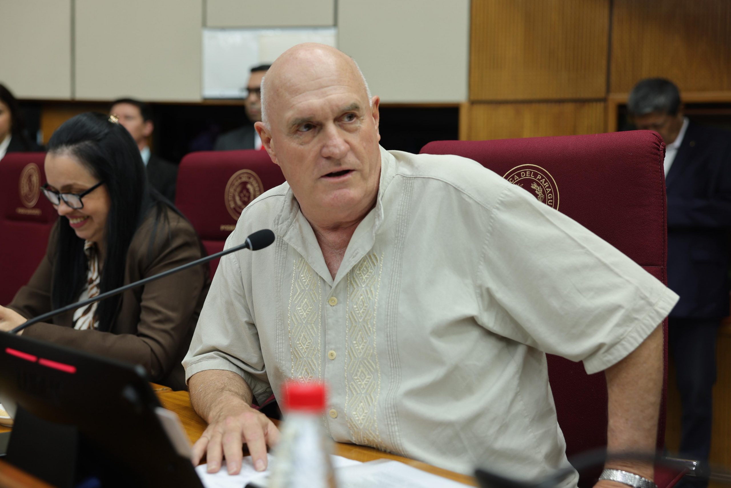 Senador nuevo, sorteo millonario: dará G. 10 millones al mes para sus seguidores