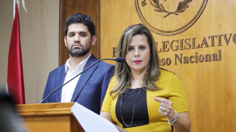 Kattya dinamita contra Alegre y «Payo» Cubas: “Liderazgos mesiánicos no construyen unidad”