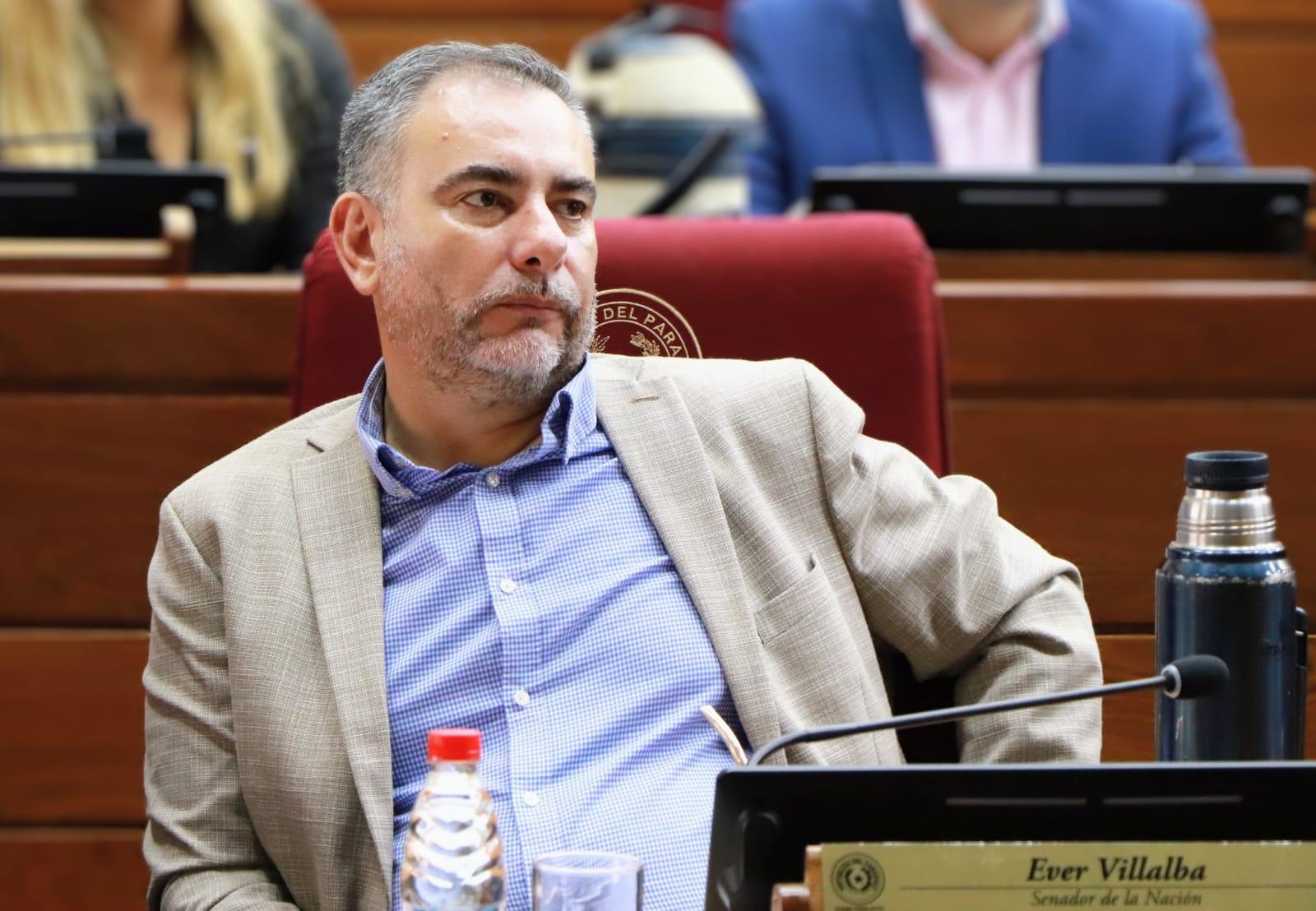 “Sobres del poder”: Senador Ever Villalba pide juicio político a Santiago Peña