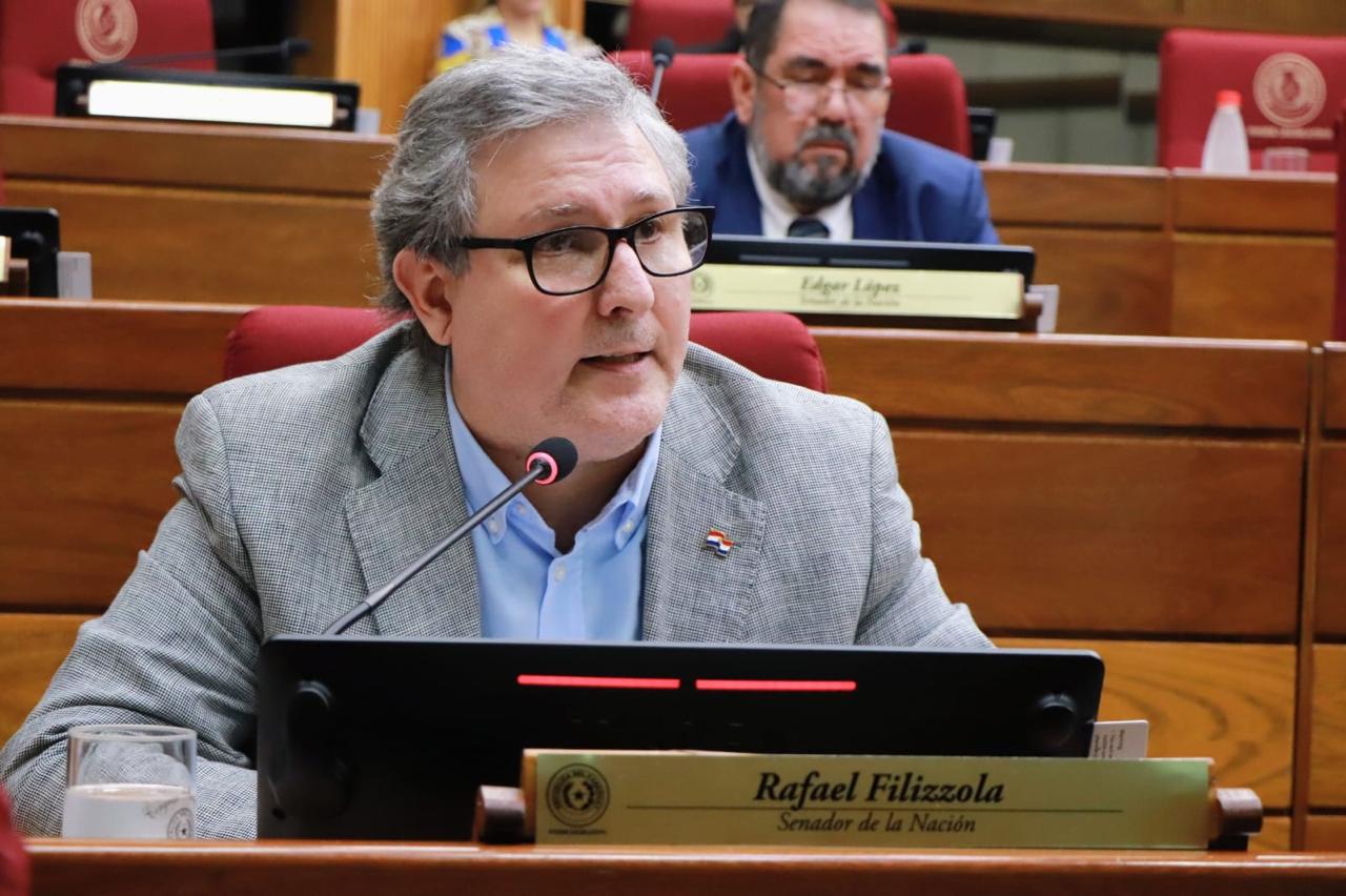 Peña no negó los sobres: «Asumió que ese dinero existía», apuntó senador Filizzola