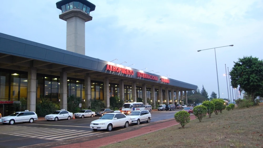 Tormentas obligan a desviar vuelos de Copa y Paranair al aeropuerto Guaraní