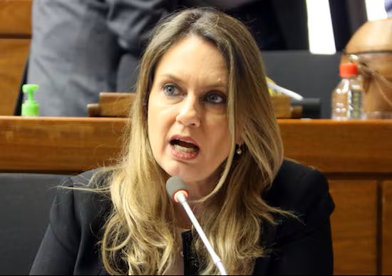 “Rivas no puede seguir ni un día más”: Vallejo exige que el Senado limpie su vergüenza