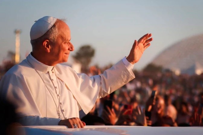 León XIV cumple 70 años y lanza su cruzada global por la paz