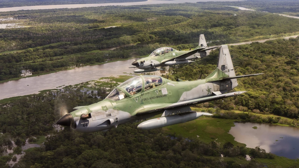 Flota de aviones Super Tucano se completa en diciembre, dice ministro de Defensa