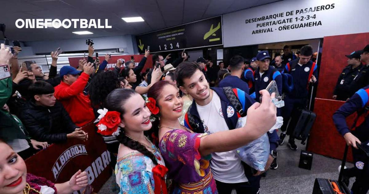 La Albirroja volvió al país tras la histórica victoria en Lima