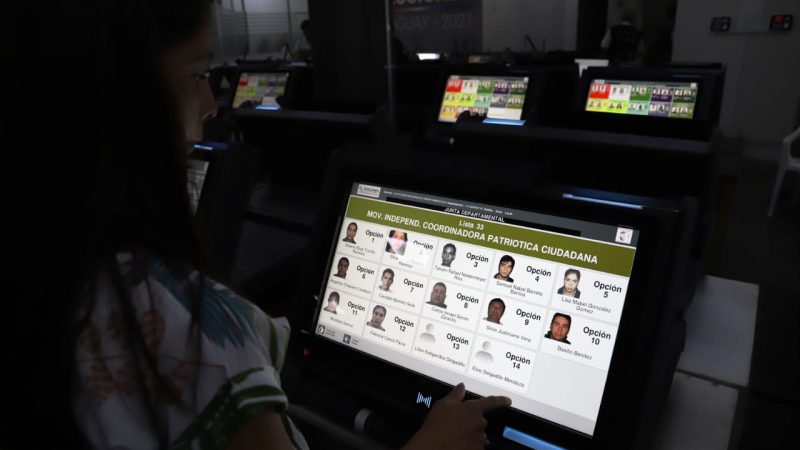 Senadora Paredes acusa al TSJE de blindar el fraude con alquiler de máquinas