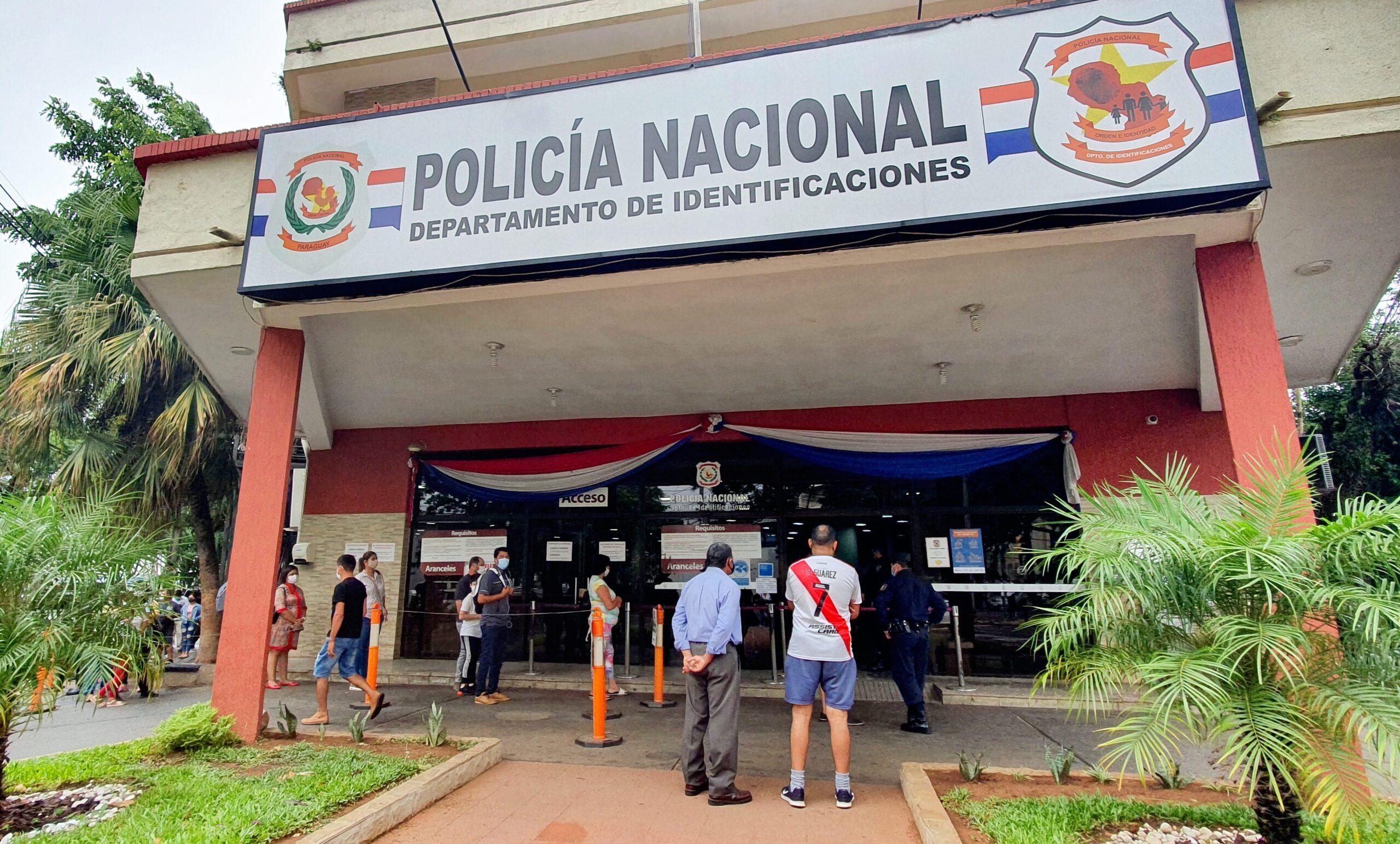Cédulas irregulares: Policía prometer investigar «quienes más están implicados»