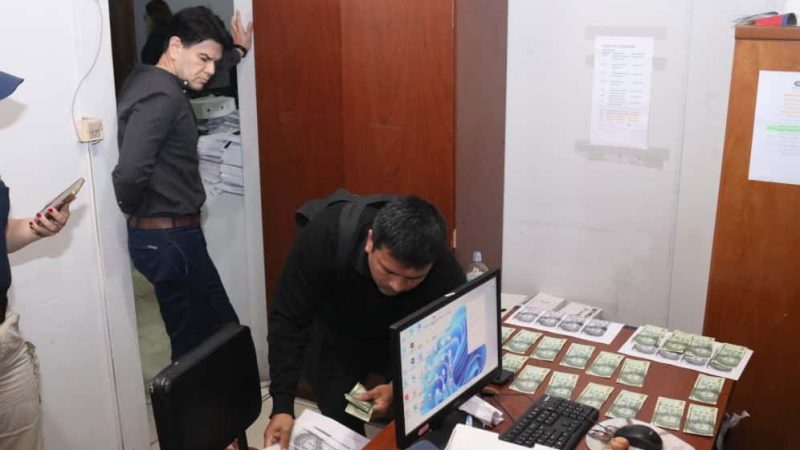 Investigarán los bienes de fiscal y auxiliar que cayeron por presunta coima