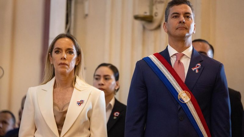 Exigen sumario por «sobres del poder» que dejan en evidencia a Tributación