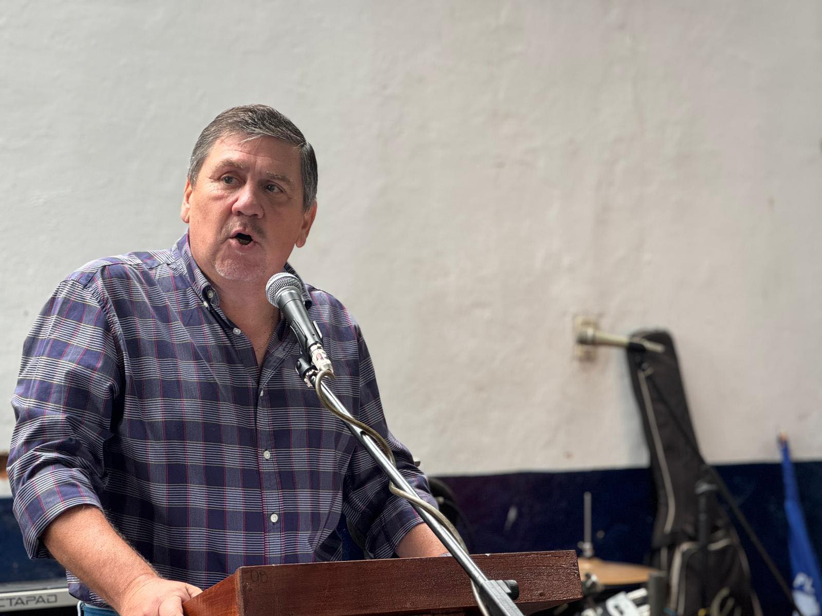 Blas Llano se muestra optimista tras su retorno a la política y respalda a Agustín Saguier