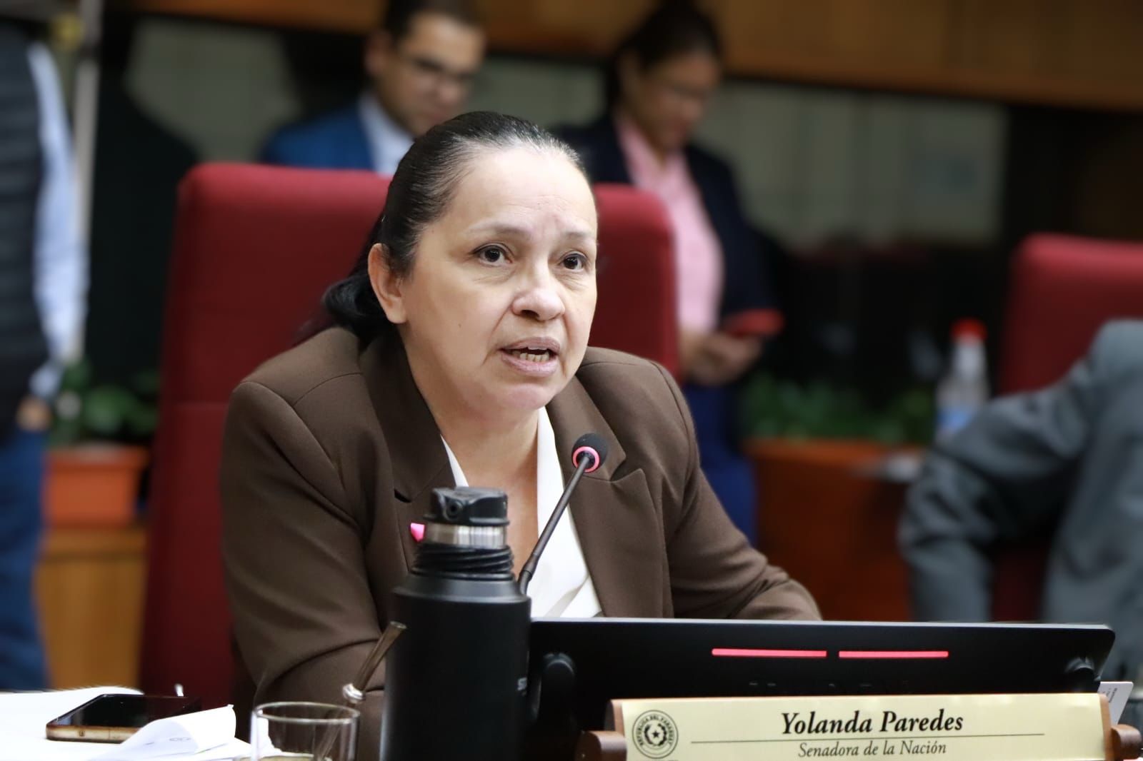 Senadora Yolanda Paredes exige cuentas por el derroche de primera dama: “¿De dónde sale tanta plata?”