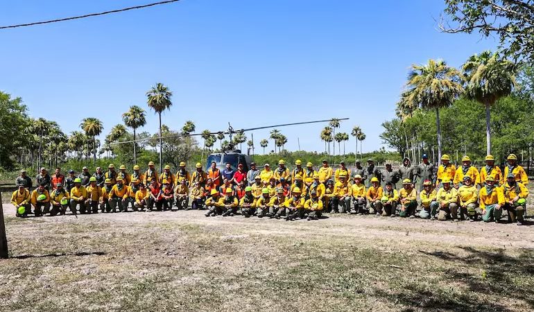 Tras ardua labor, bomberos logran sofocar incendios forestales en Bahía Negra