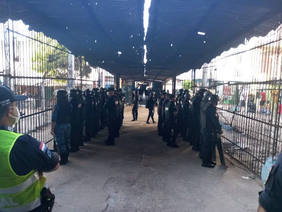 Policía interviene Tacumbú tras riña entre internos