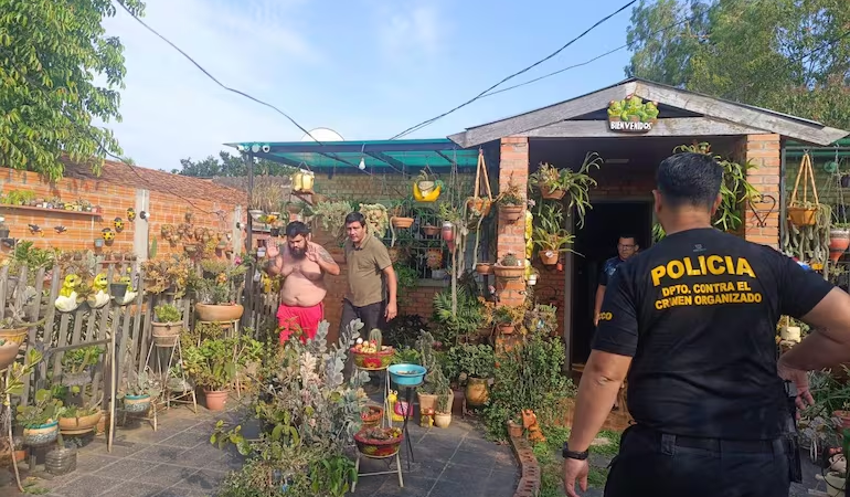 Esquema criminal traficó más de 8.000 armas al PCC, según jefe policial