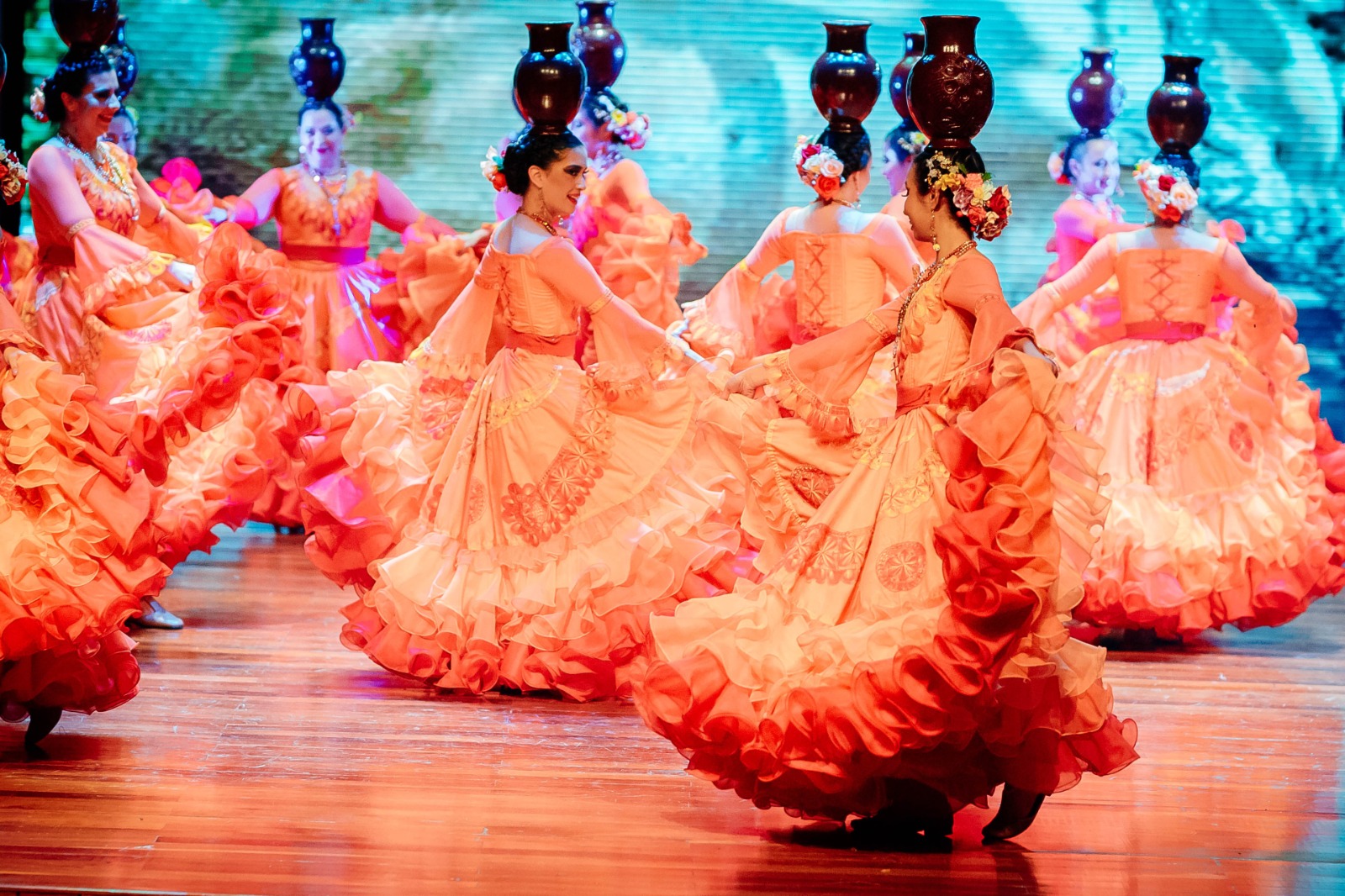El Ballet Folklórico Compasses celebra su aniversario con la gala “Tierra Paraguaya”, acompañado en vivo por Las Paraguayas