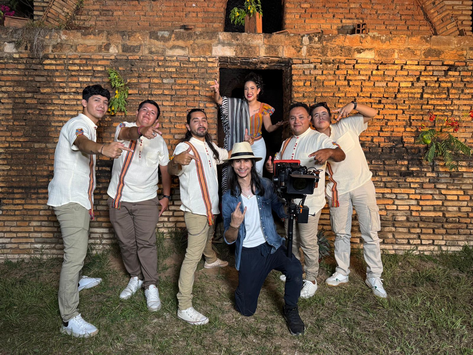 Chabely Fretes y su Fullband estrenaron con éxito su primer sencillo “Una Polca”