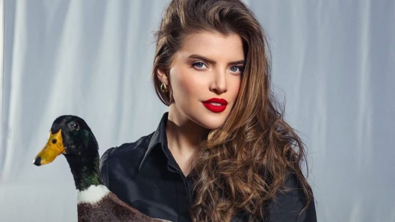 El arte paraguayo trasciende fronteras: María Sol Cartes protagoniza “Éternelle” en Ginebra