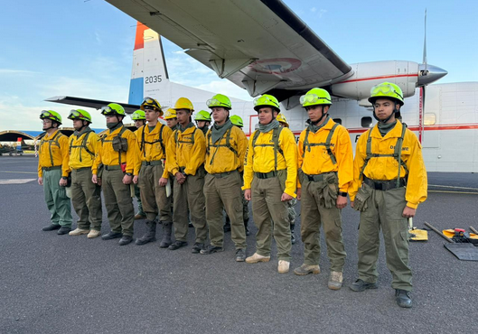 Fuerzas Armadas despliegan operativo «Tata Ñembogue» para combatir incendio en Bahía Negra