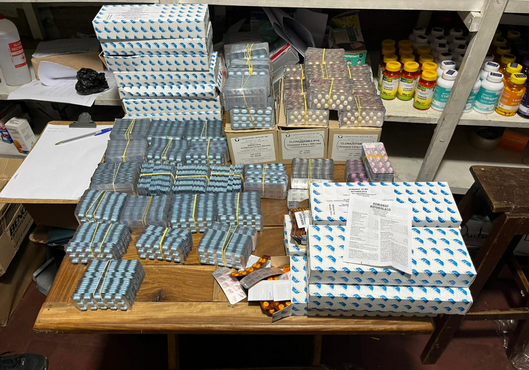 SENAD incauta psicotrópicos sin respaldo documental en farmacia del Mercado 4