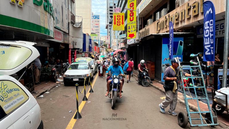 Niño de 10 años pasó toda la noche encerrado en un shopping de CDE
