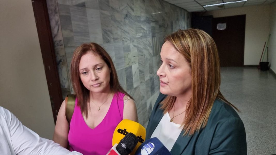 Fiscales ratifican acusación contra el senador Hernán Rivas por presunto título falso