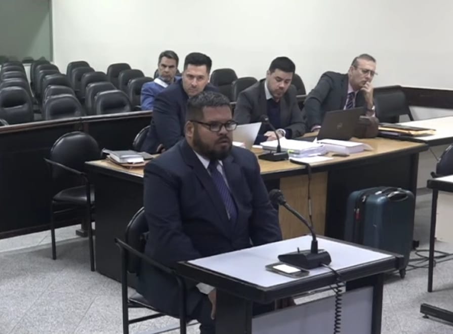 Memoria selectiva en vuelo: piloto de Galeano admitió traslado de Marset ante Fiscalía, pero lo «olvidó» en juicio