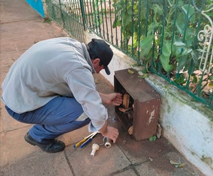 El 54% de los morosos de la ESSAP son instituciones del Estado