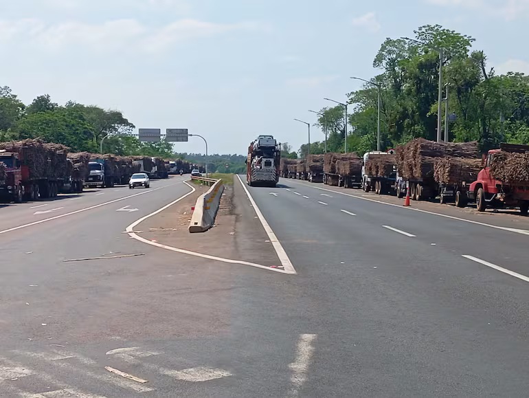 Tregua temporal: cañicultores levantan los bloques en la ruta PY02