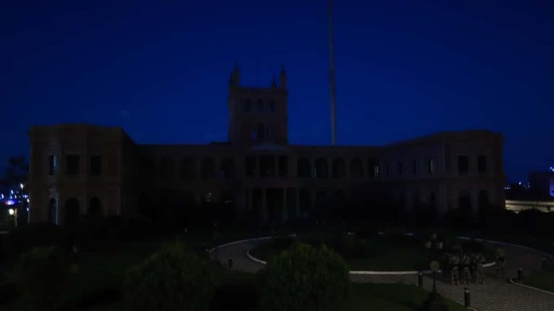 El Palacio no se tiñe de rosa: la prevención se traslada a los hospitales