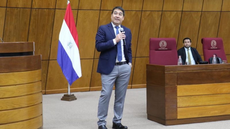 ¿Colorados chavistas? Nakayama denuncia que Nicanor pidió USD 2 millones a Hugo Chávez